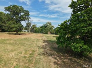 2062 N Ballas Rd, Saint Louis, MO 63131