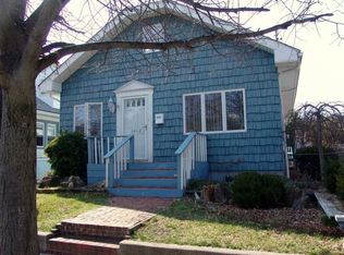 3012 Roxbury Rd, Oceanside, NY 11572