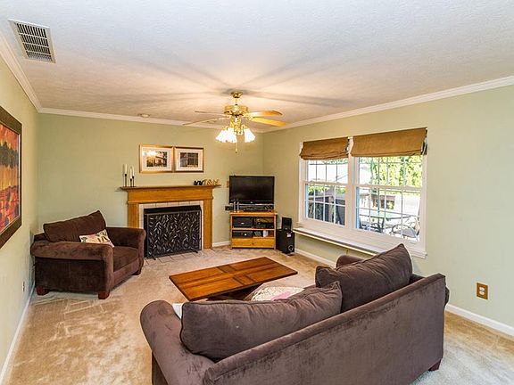 5th image of 816 Speedway Woods Dr