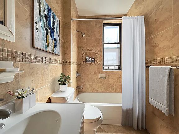 4th image of 526 W 161st St APT 7