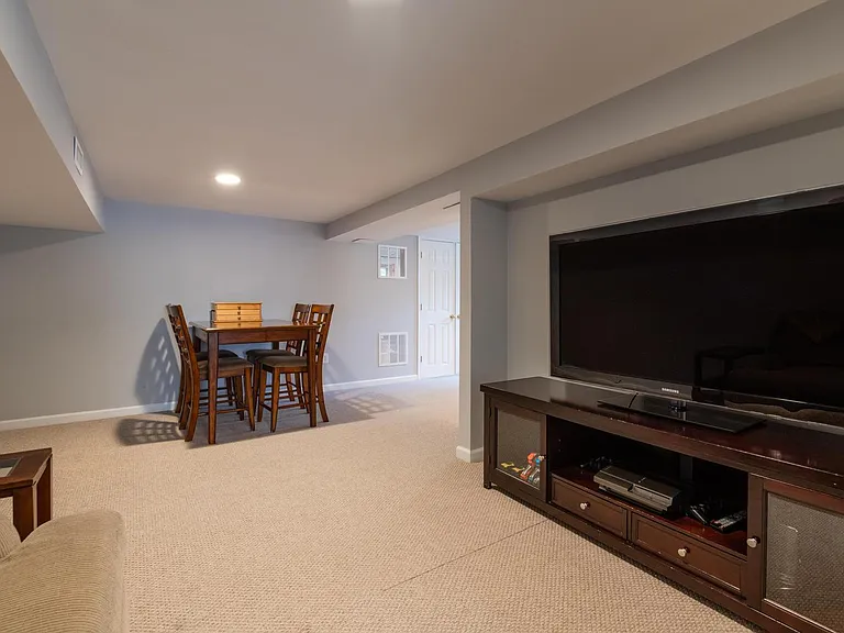 7322 Ronald St — Photo 29