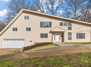 3691 Salazar Dr, Florissant, MO 63033