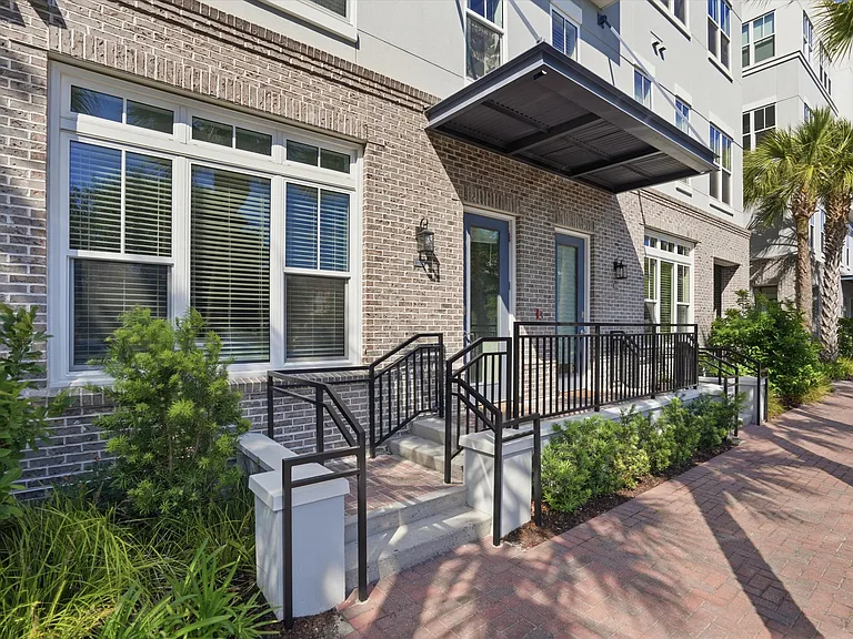 200 River Landing Dr #B102 — Photo 11