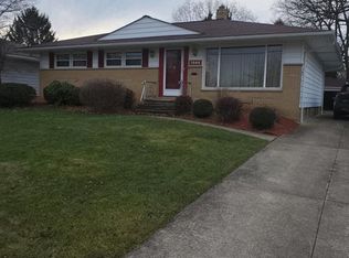 3666 Higley Rd, Rocky River, OH 44116