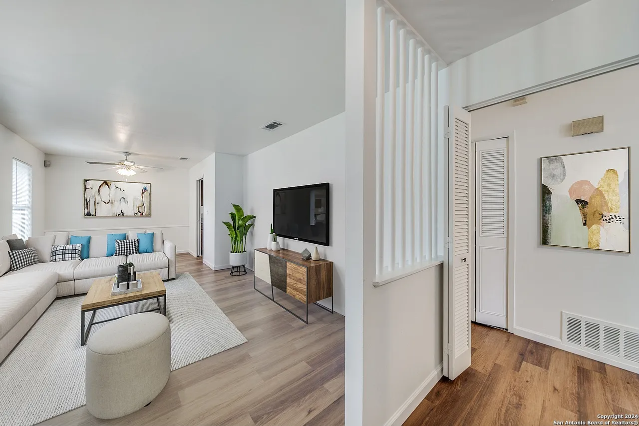 3 bed, 1248 sqft, $1,650 — Photo 2