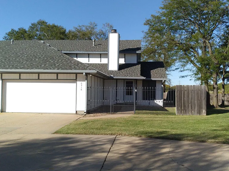 6918 E Farmview Ln — Photo 1