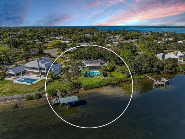 1211 62nd St NW, Bradenton, FL 34209
