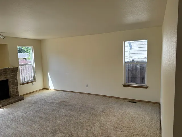 18325 SE 261st Ct — Photo 23