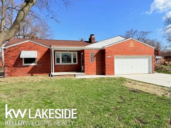 20905 E Eleven Mile Rd, Saint Clair Shores, MI 48081