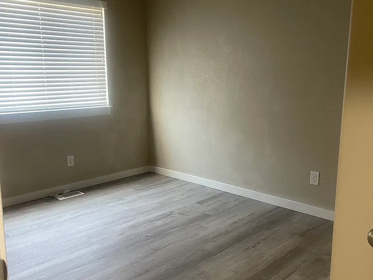 1637 Valley Oak Ct — Photo 32