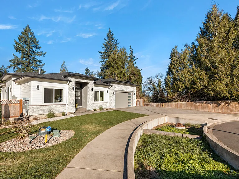 17051 SE Manley St — Photo 2
