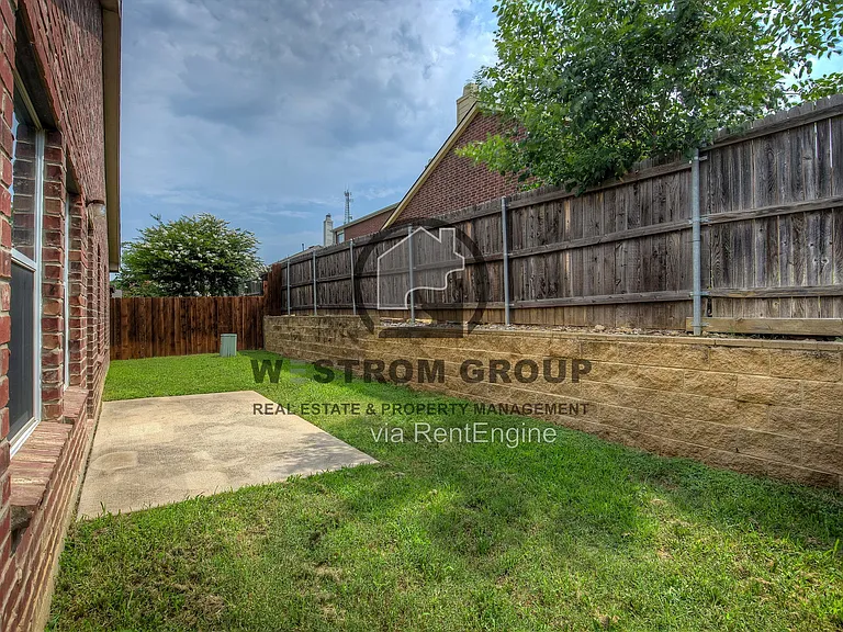 10200 Pear St — Photo 39