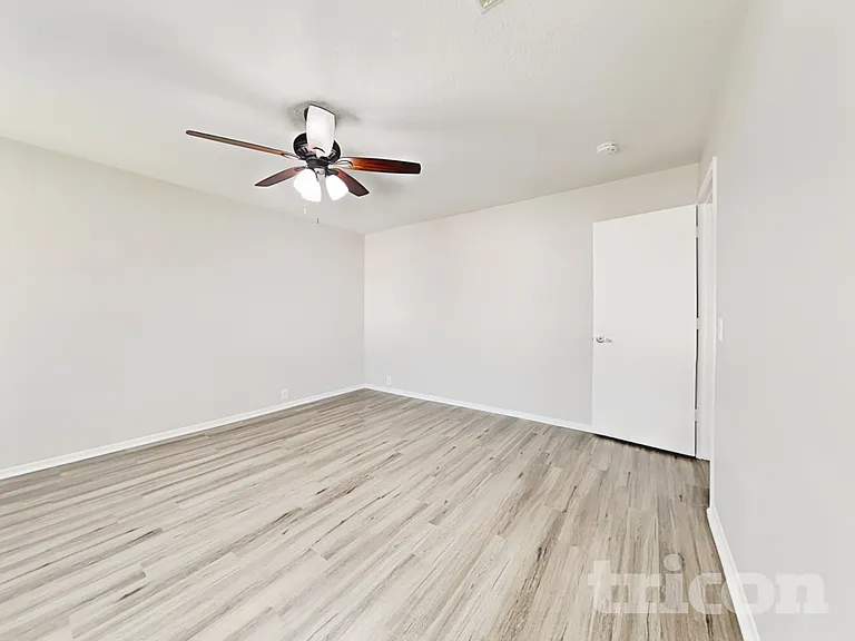 3239 Dartmouth Field Ln — Photo 9