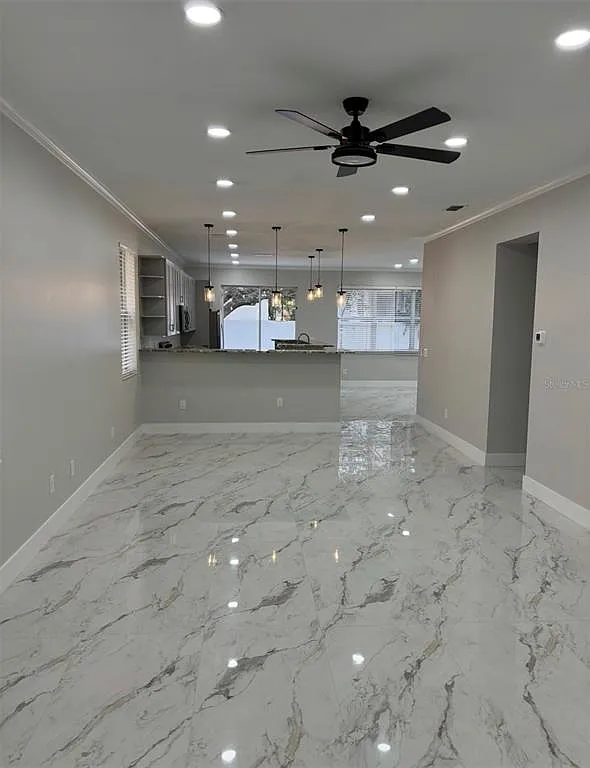 4 bed, 2.5 bath, 1940 sqft, $3,000 — Photo 4