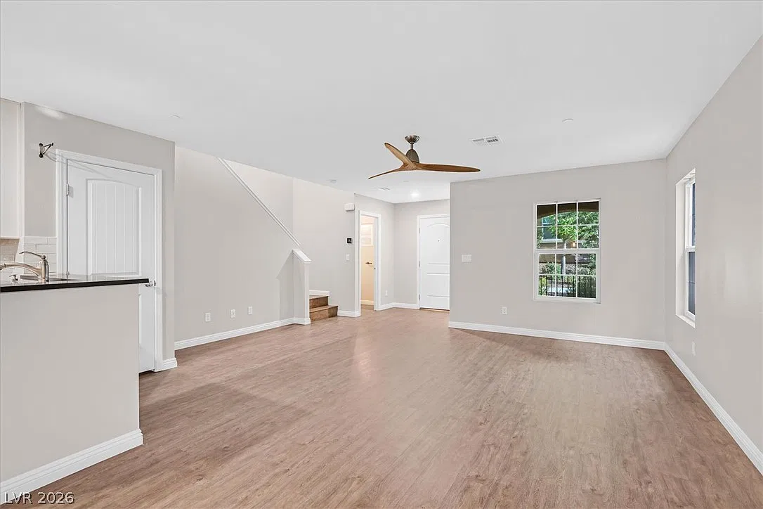 2 bed, 1557 sqft, $2,200 — Photo 2