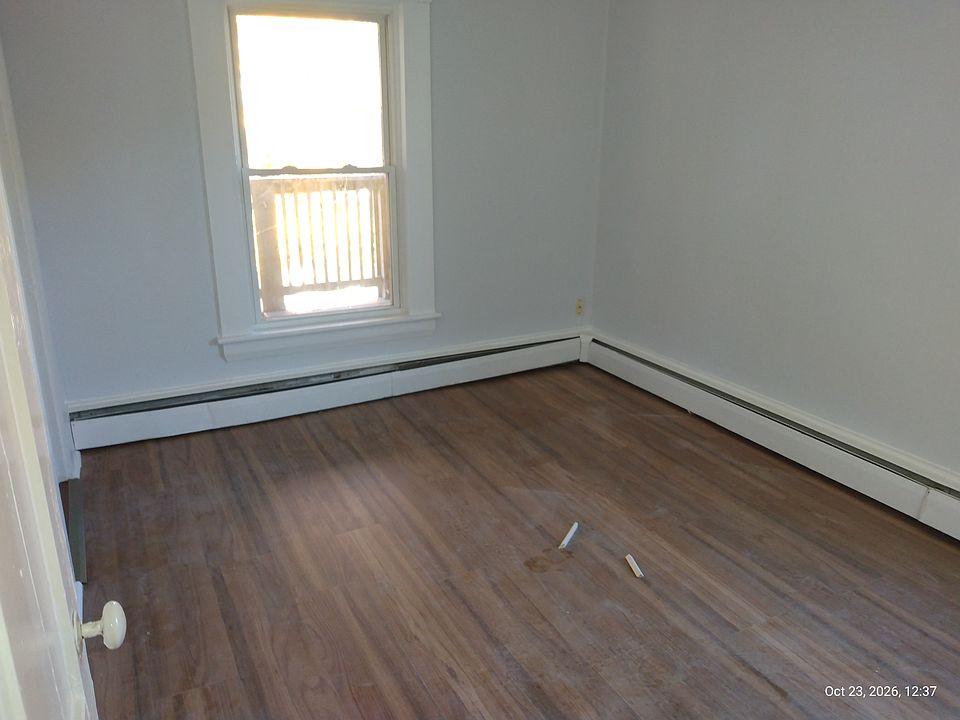 2nd image of 8 Frost St #D