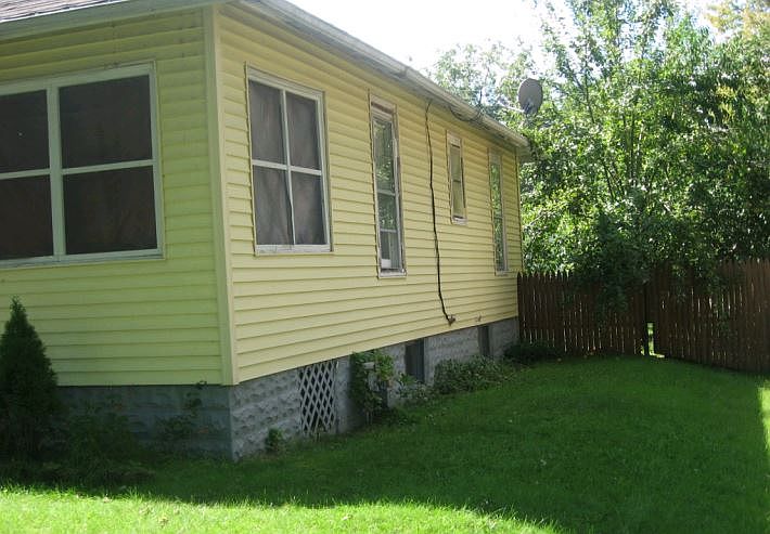 2nd image of 685 S Osborn Ave