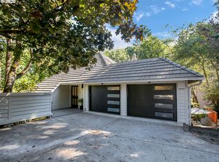 3042 SW Nottingham Dr, Portland, OR 97201