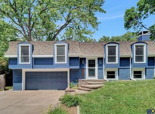 8110 Imperial Cir, Lincoln, NE 68506
