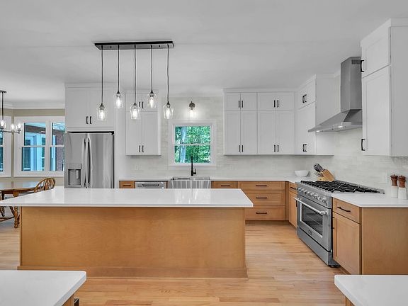 4th image of 203 Shefwood Dr