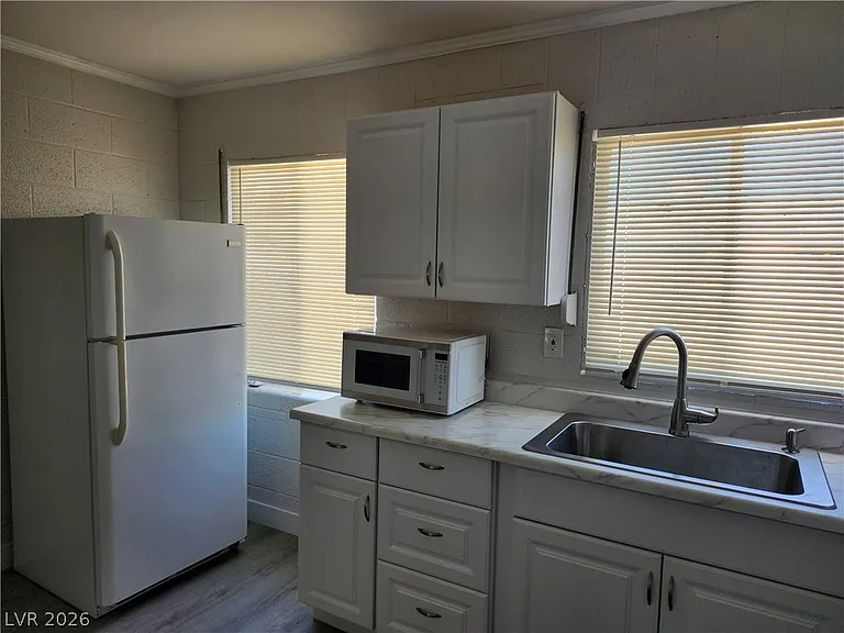 4624 Evergreen Pl — Photo 9