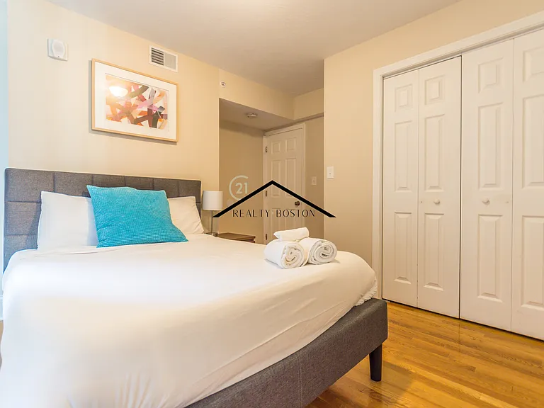 20 Sheafe St #3F — Photo 3