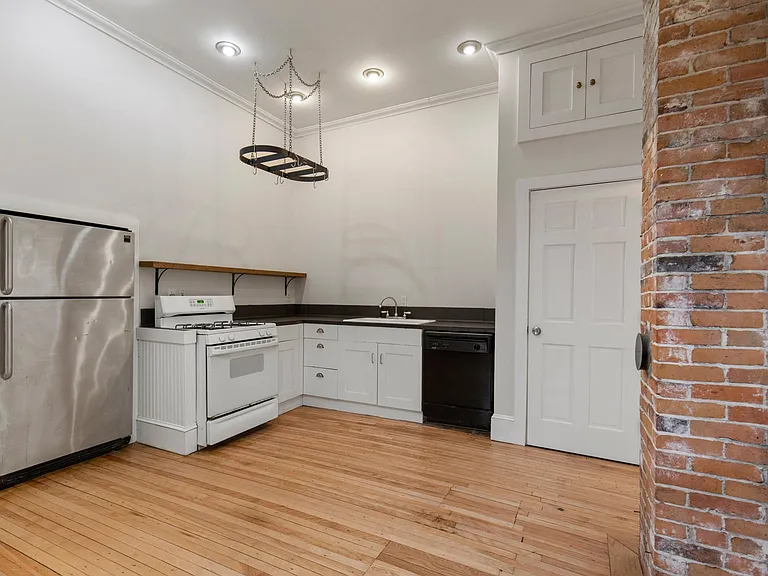 34 Cushman St #1 — Photo 14