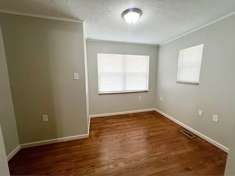 904 Jacksboro Ave — Photo 10