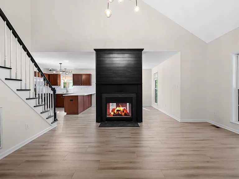 305 Dearing Dr — Photo 12