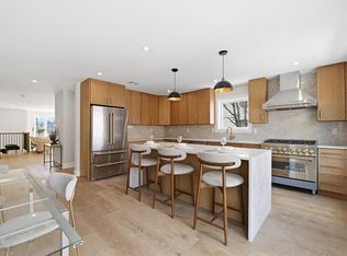 140B Weigands Ln, Secaucus, NJ 07094