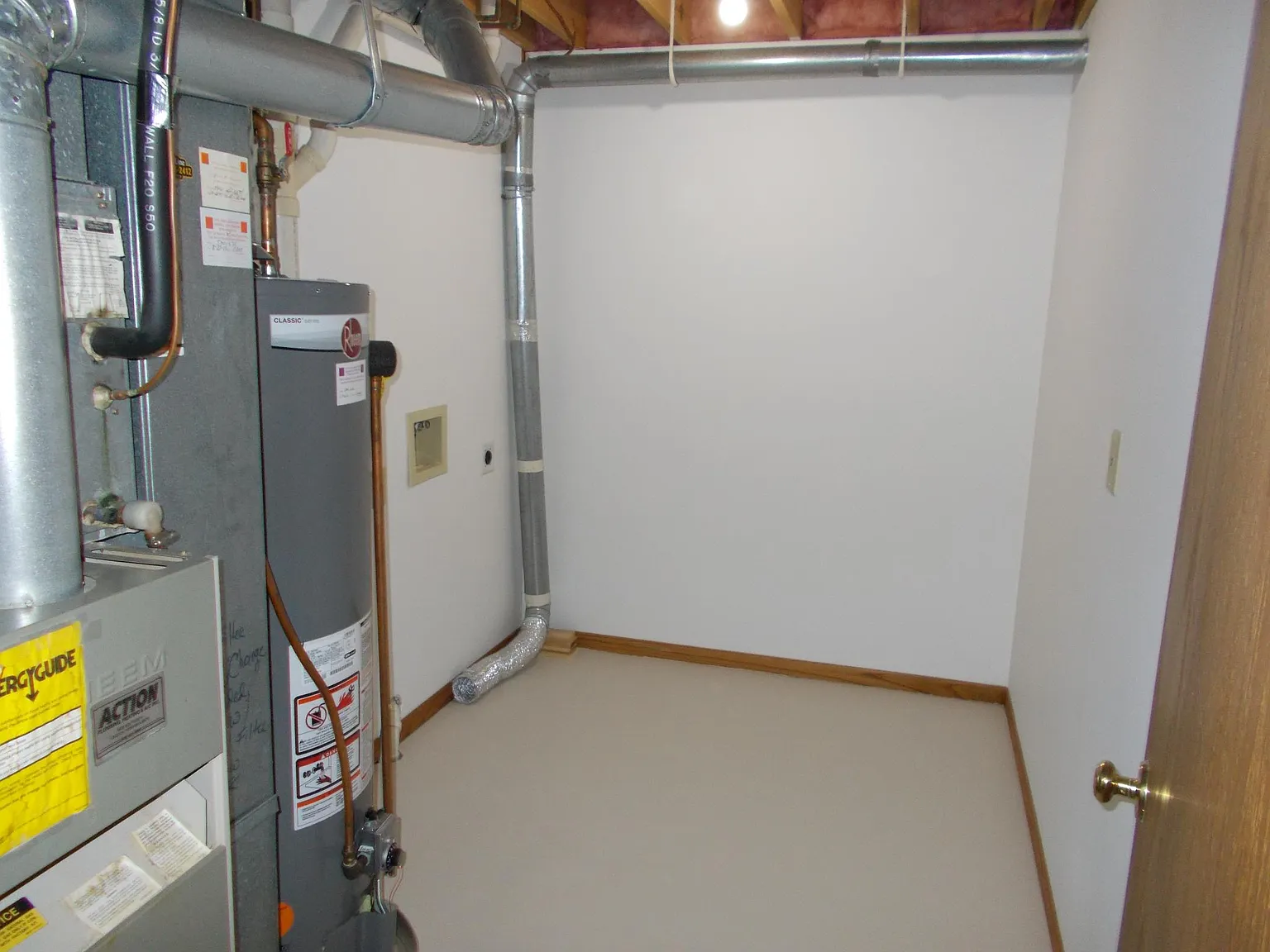 3 bed, 1500 sqft, $1,950 — Photo 2
