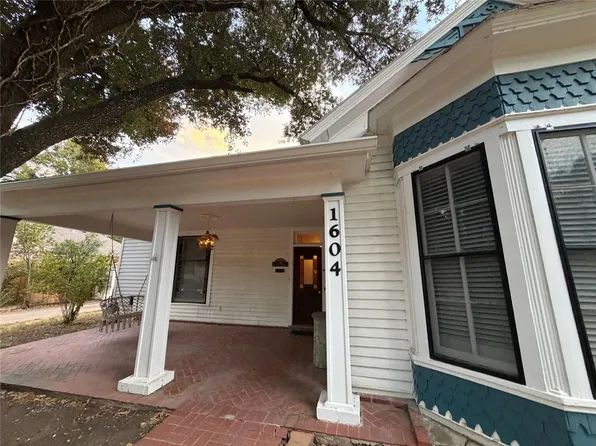 1604 S Austin Ave, Georgetown, TX 78626
