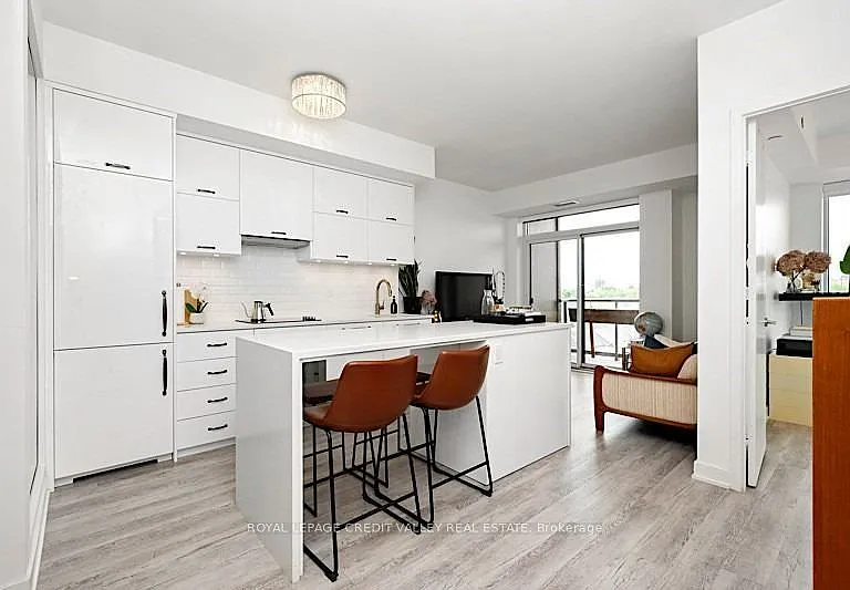106 Dovercourt Rd #611 — Photo 4