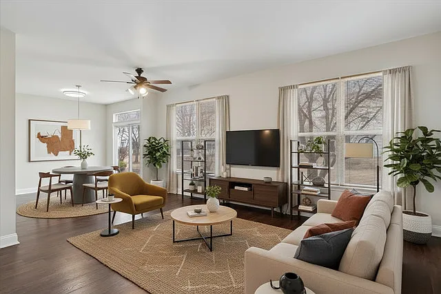 2156 Sunrise Cir #2156 — Photo 3