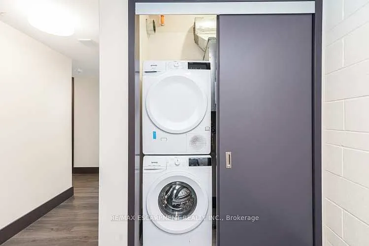 121 King St E #501 — Photo 19