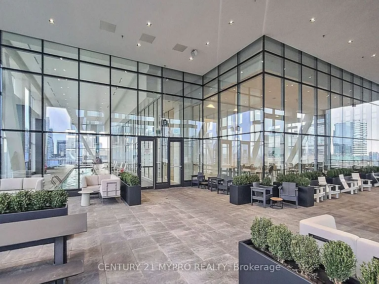 488 University Ave #2010 — Photo 22