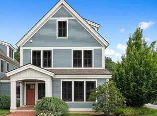 1 Saw Mill Cir, Manchester, MA 01944