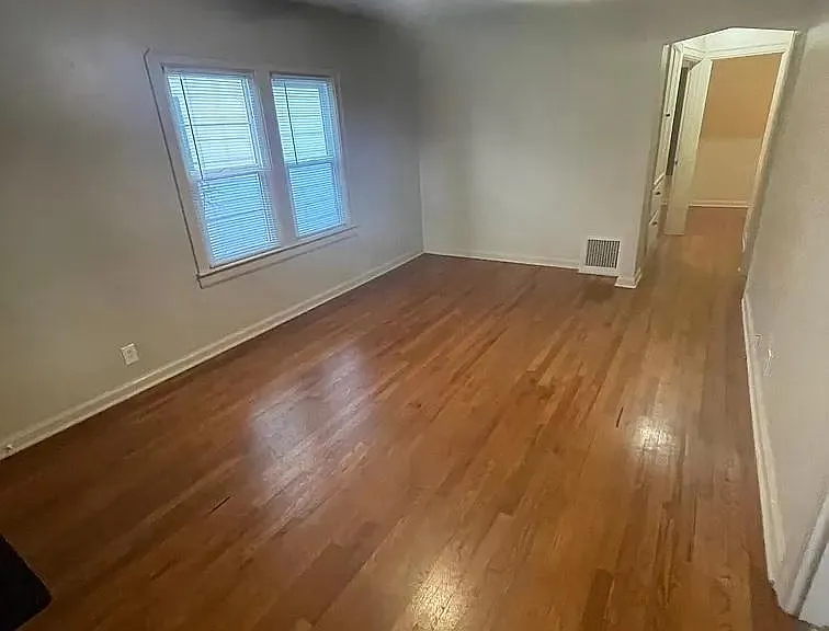 719 Cottage St NE — Photo 4