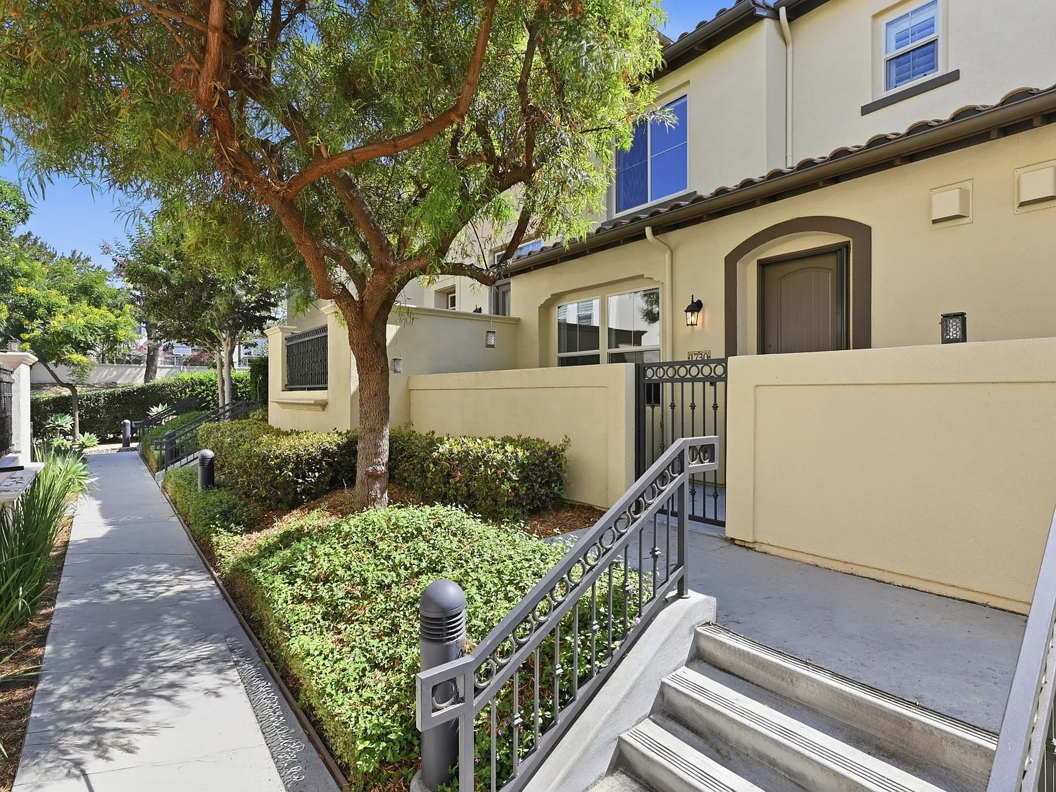 3 bed, 2.5 bath, 1410 sqft, $4,300 — Photo 3