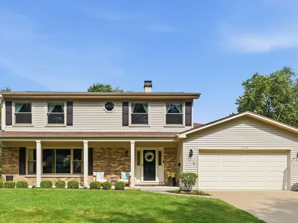 1112 Regency Ln, Libertyville, IL 60048