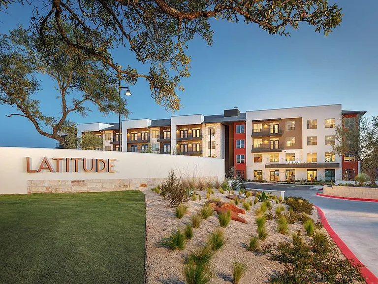 Latitude At Presidio — Photo 19