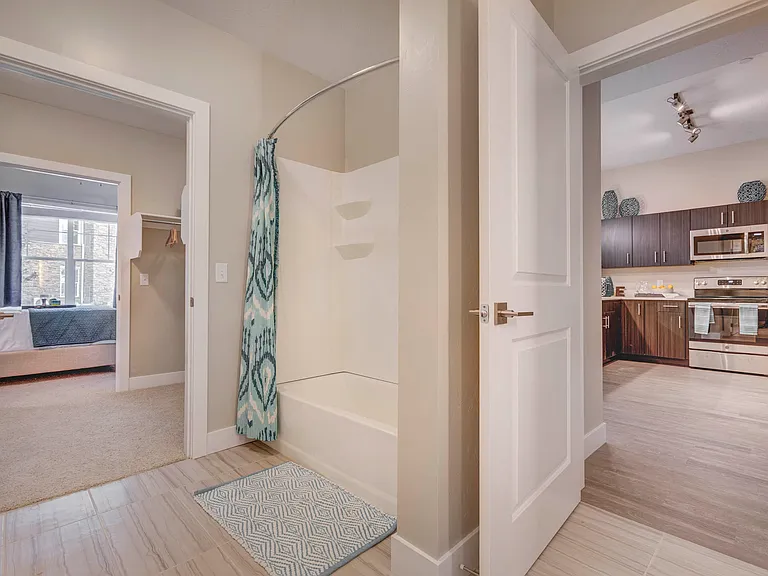 Incline at Anthem - 55+ Active Adult Apartment Homes — Photo 18