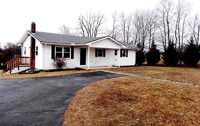 1st image of 611 Deerwood Dr
