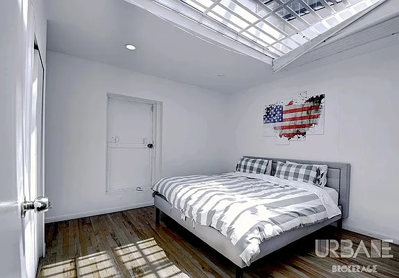 Rented by Urbane Brokerage | media 76