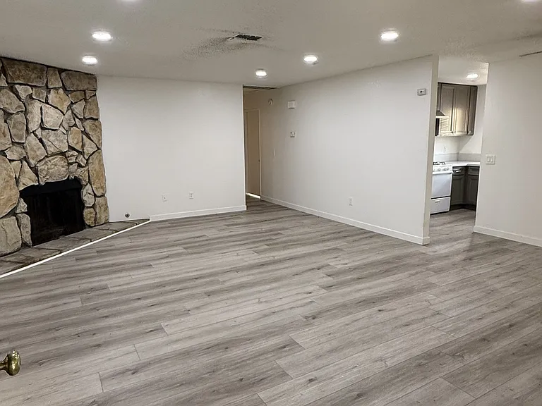 1394 Yucca Dr #C — Photo 9