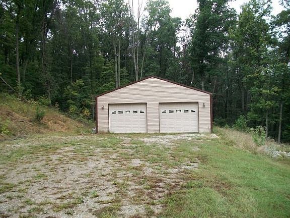 3rd image of 424 Big Springs Dr