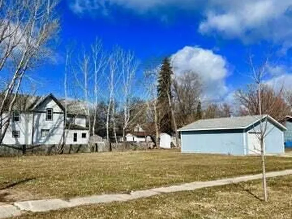 100 3rd St N, Fairmount, ND 58030