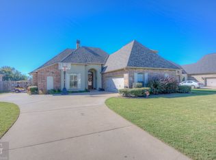 1017 Spanish Moss Cir, Bossier City, LA 71111