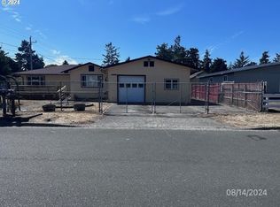 1366 Lakeshore Dr, Coos Bay, OR 97420