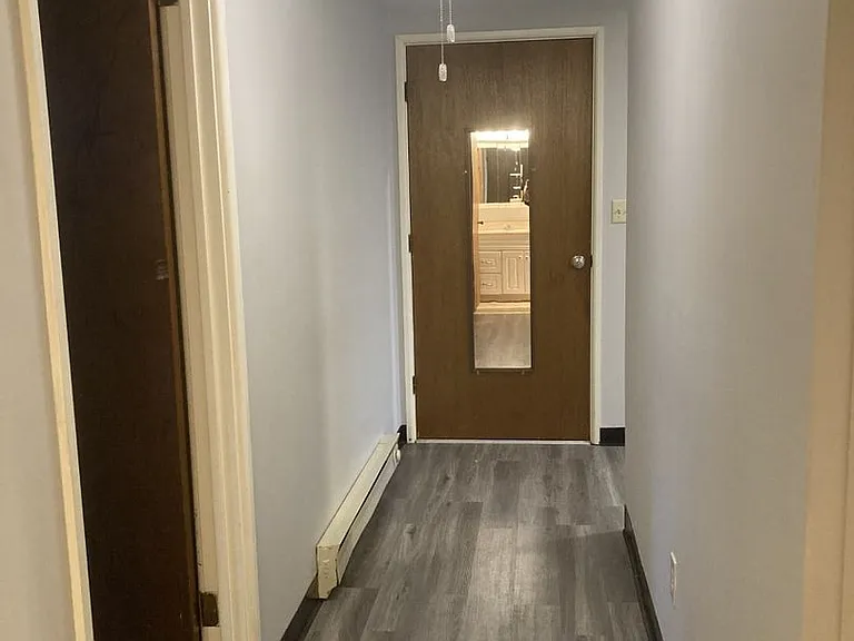 Hillcrest Avenue Apartments — Photo 8